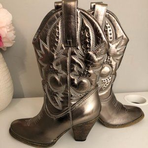 🎉SALE🎉 Very Volatile Denver Metallic Boots